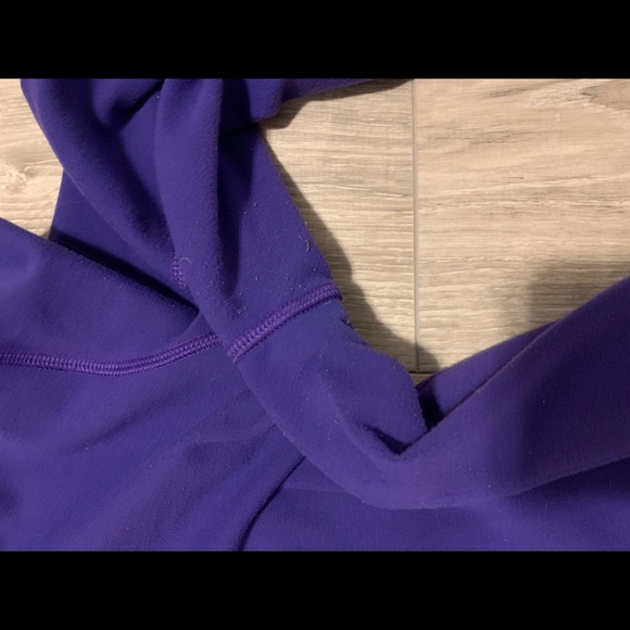 Lulu stride sweater- size 8 - Picture 5 of 5